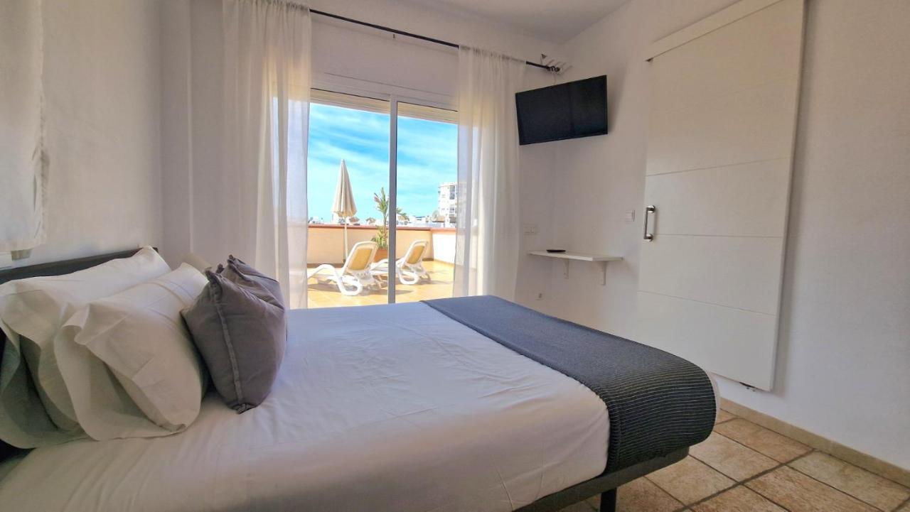 Apartamentos Latin Nerja Bagian luar foto
