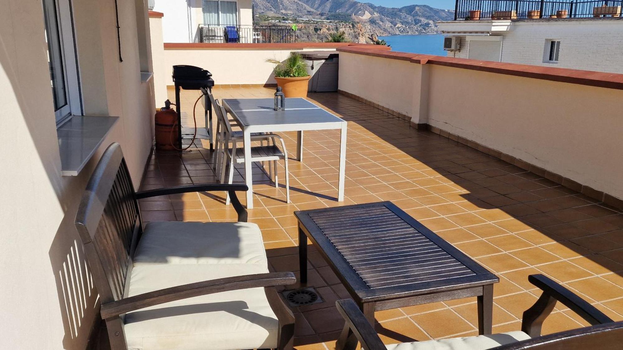 Apartamentos Latin Nerja Bagian luar foto