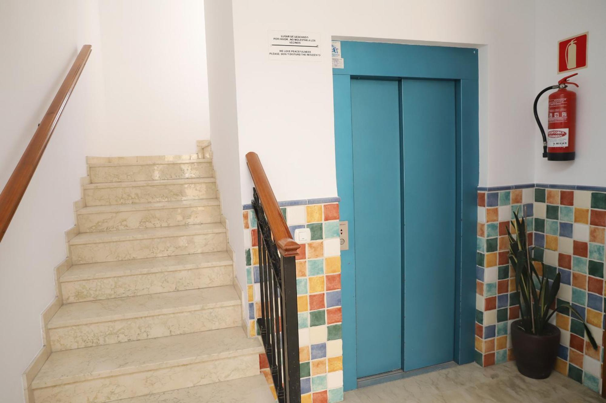Apartamentos Latin Nerja Bagian luar foto