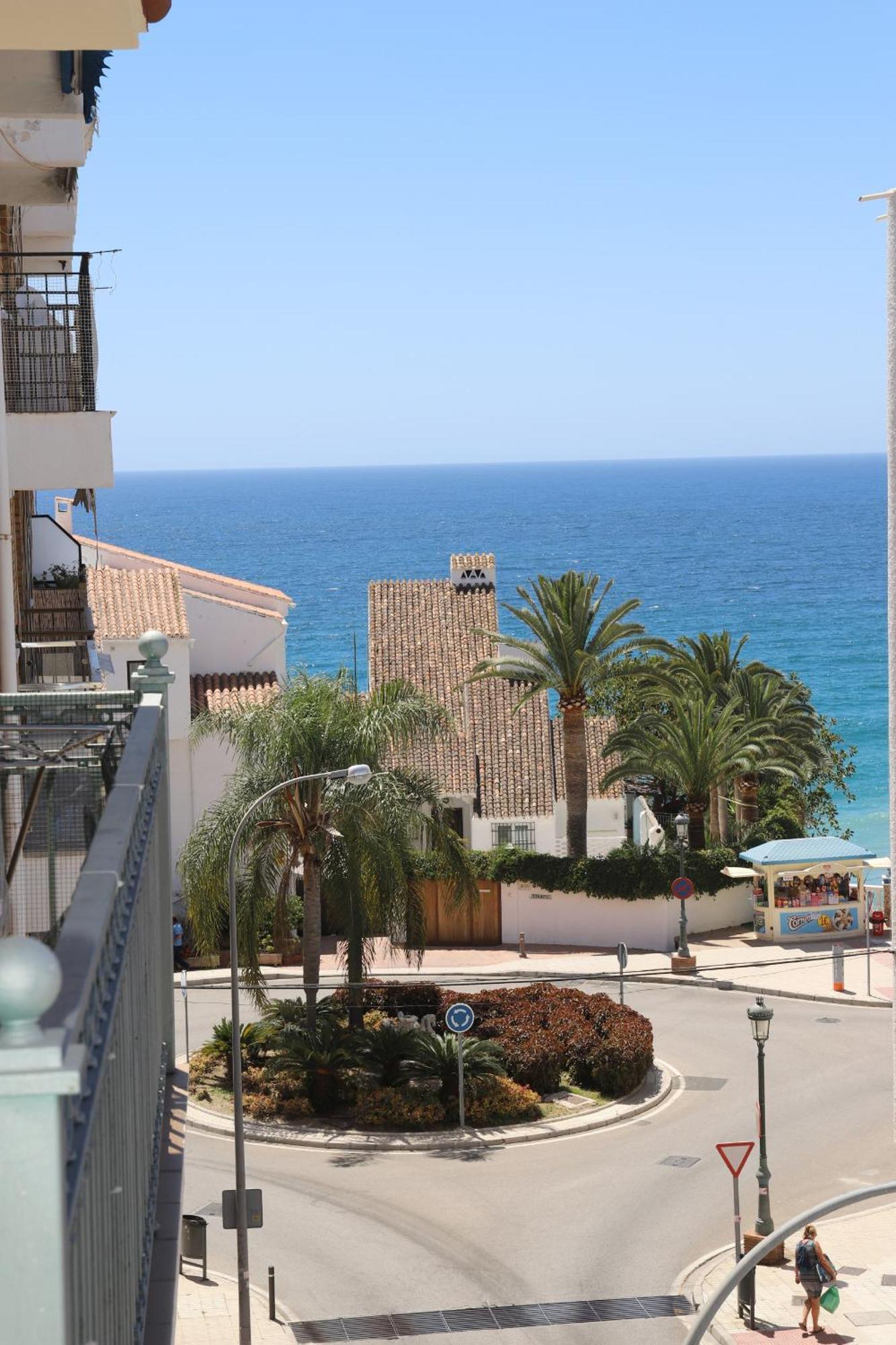Apartamentos Latin Nerja Bagian luar foto