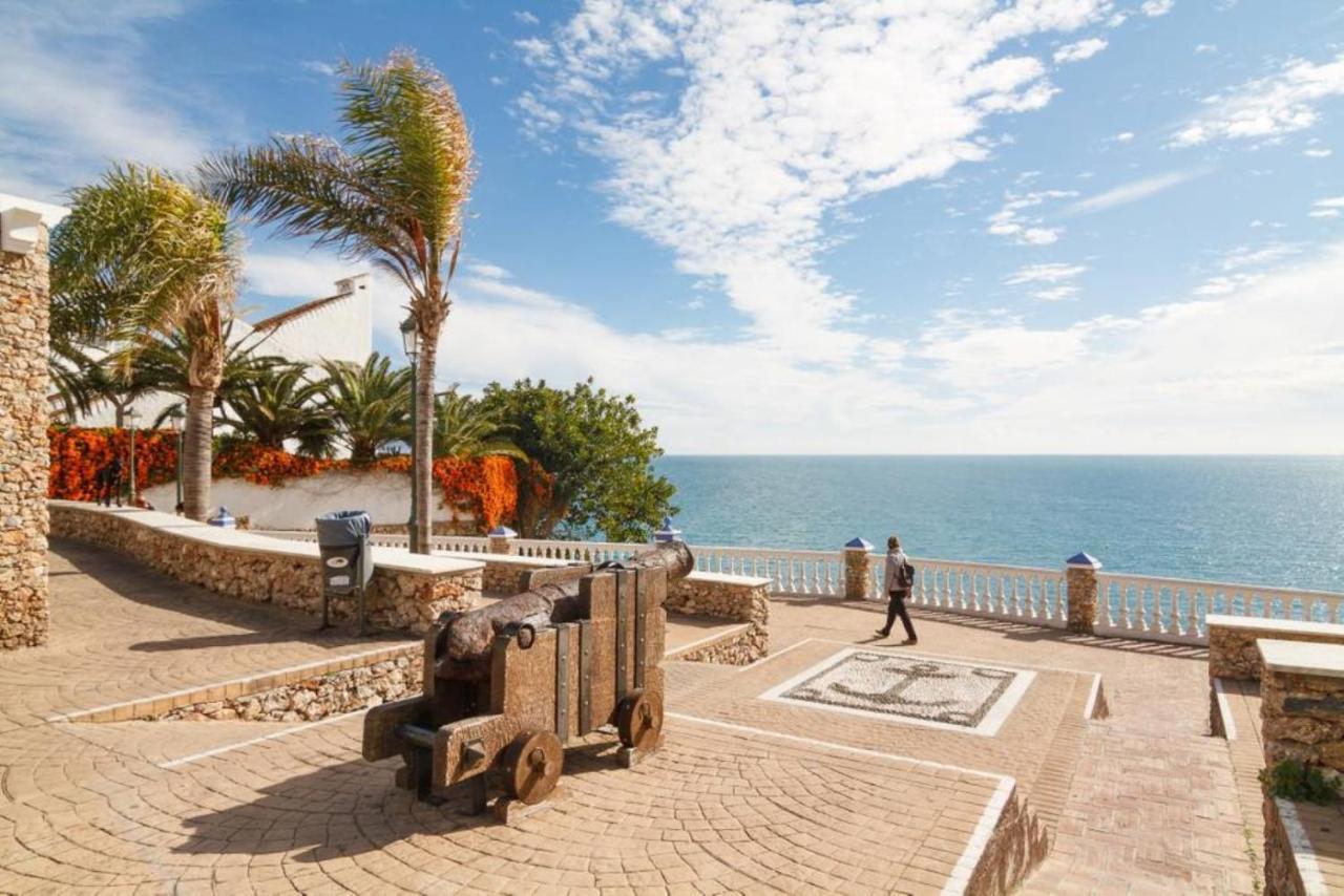 Apartamentos Latin Nerja Bagian luar foto