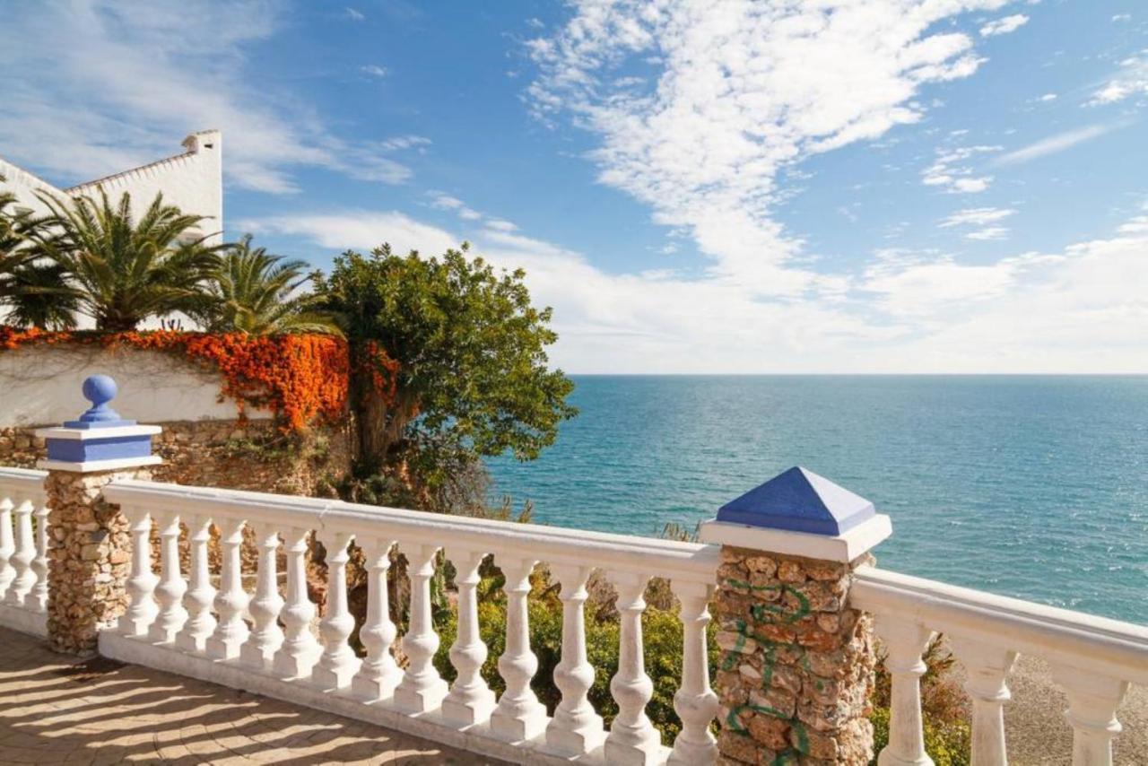 Apartamentos Latin Nerja Bagian luar foto